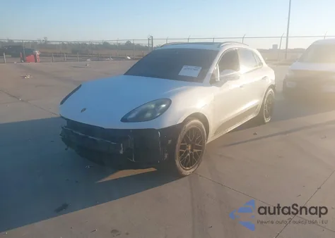 2017 Porsche Macan Gts z USA, uszkodzony, nr VIN WP1AG2A51HLB51850